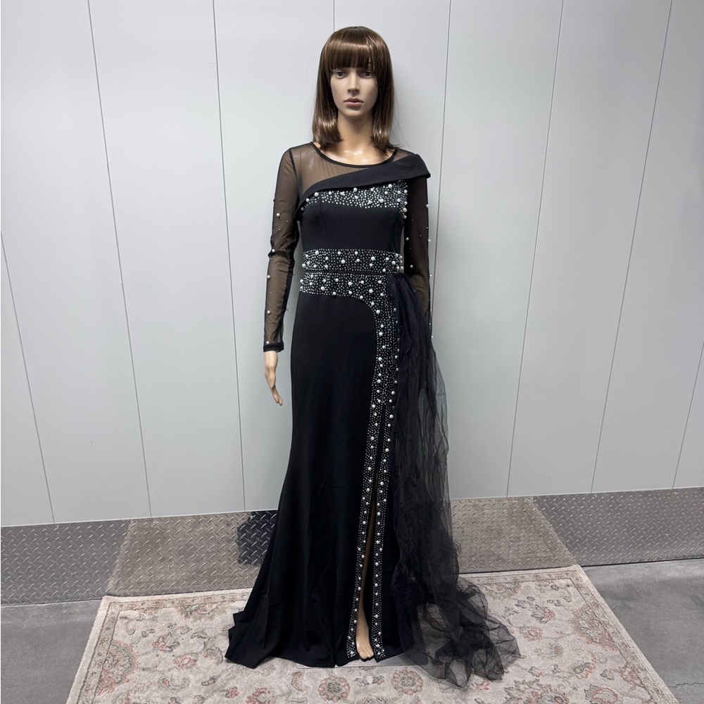 ❤️‍🔥SALE $350 NEW CRYSTAL PEARL EVENING GOWN